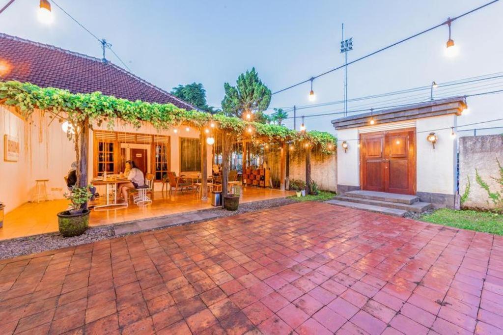 Bhumi Hostel Yogyakarta Kültér fotó